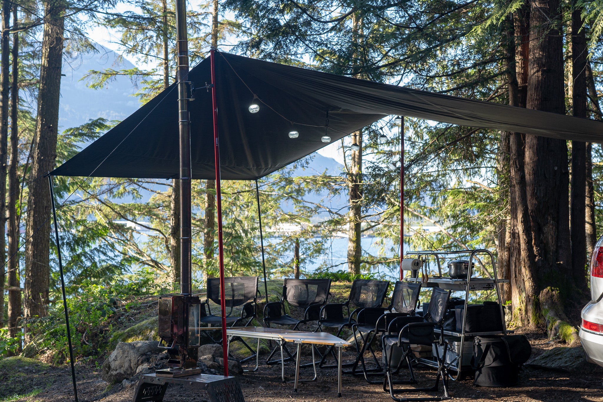 LNT Overland ES Awning Tarp 1300 is being setup